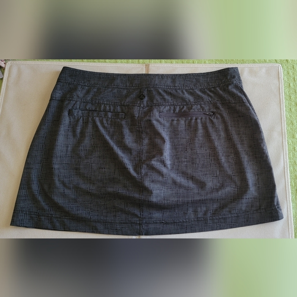 PRANA SKORT (sz 10) - Picture 4 of 4